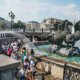 Фонтаны, тенек и панамы: как москвичи спасаются от жары. Фоторепортаж