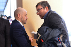 Депутат ЗСО Владимир Горбунов (справа) рассчитывает на победу в Златоустовском округе