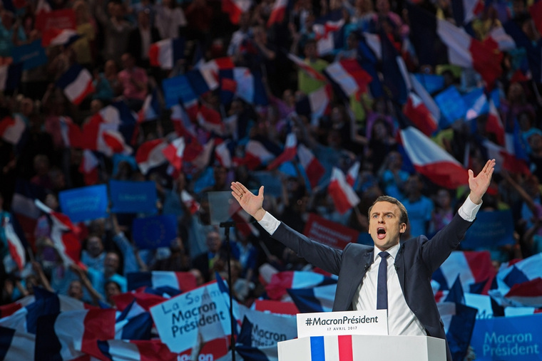 За интригующими выборами во Франции сегодня пристально следит и Россия