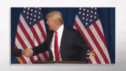 Дональд Трамп известен своеобразной манерой рукопожатия — он буквально притягивает к себе оппонента