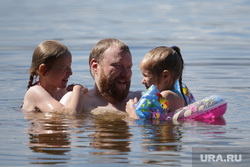 Дети купаются в реке, купающиеся, купальный сезон, дети