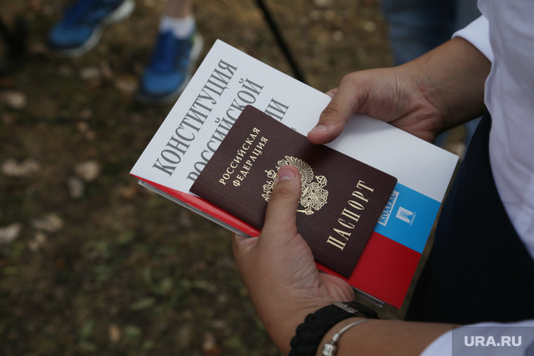 Как в Кургане подделывают паспорта за 200-300 тысяч рублей