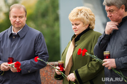 Митинг памяти у Черного тюльпана по погибшим в Беслане в сентябре 2004 года. Екатеринбург, шептий виктор, бабенко виктор, донник ирина