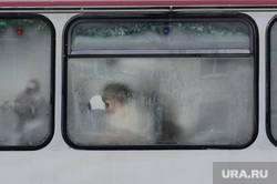 Зимний Екатеринбург, холод, зима, мороз, автобус, общественный транспорт, пассажирка
