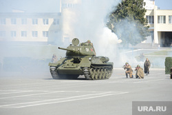 День 90-й гвардейской танковой дивизии в Чебаркуле, танк т-34, реконструкция боя