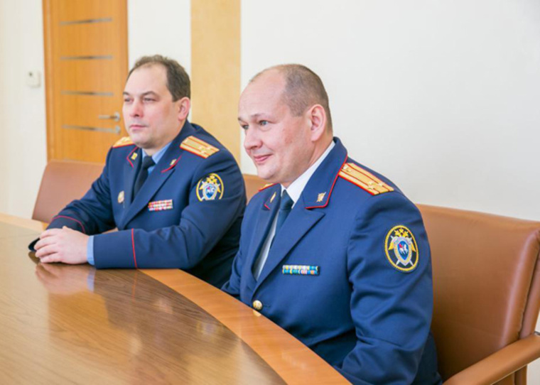 Анвар Ахметзянов (справа) неформально руководит следственным управлением, несмотря на официальное отстранение