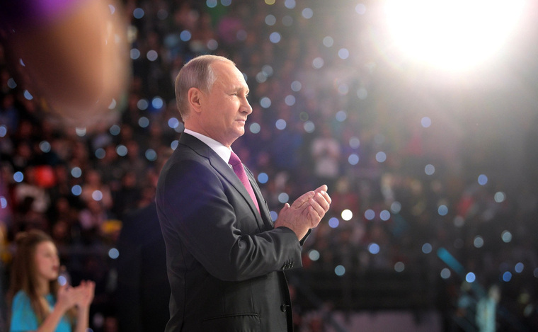 Владимир Путин пошел вопреки желанию западных СМИ — решил выдвинуться на новый срок