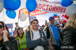Первомайская демонстрация профсоюзов на Красной площади. Москва, профсоюзы, первомай, демонстранты, лозунги, транспоранты, лакаты, плакаты