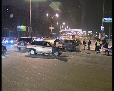 Екатеринбургский водитель разбил две машины и покалечил девушек, но после аварии сказал такое, что даже гаишники не удержались от смеха 