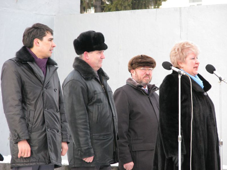 К чему сантименты! В Кургане парадный митинг единороссов в честь победы на выборах прошел за 15 минут