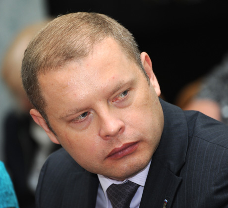 В Челябинске скандальный экс-депутат, то ли изгнанный из «Единой России», то ли сам покинувший партию, требует возбудить «уголовку» против своего  бывшего руководителя