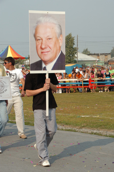 Свердловские VIP отлично провели выходные: посмотрели народное шоу «От Сталина до Медведева»
