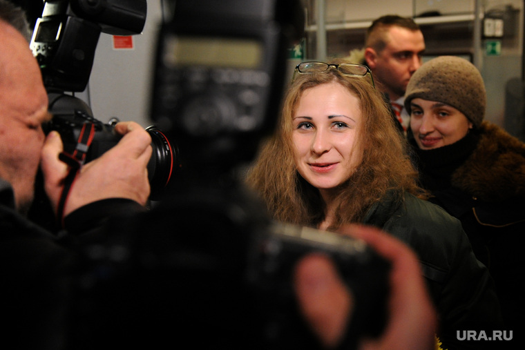 Прибытие освобожденной участницы Pussy Riot Марии Алехиной в Москву, алехина мария, pussy riot, пусси райот