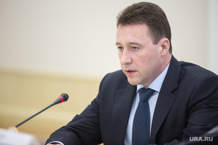 Представление ВРИО губернатора Тюменской области Александра Моора полномочным представителем президента Игорем Холманских. Тюмень , холманских игорь