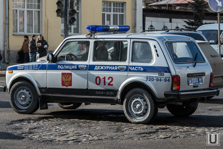 Ямы на дорогах Екатеринбурга., полиция, яма на дороге, патрульная машина