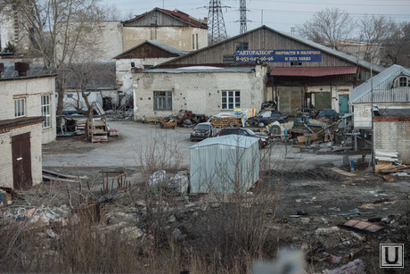 Поездка в Каменск-Уральский. Осмотр дорог города, чистоты улиц и т.д.