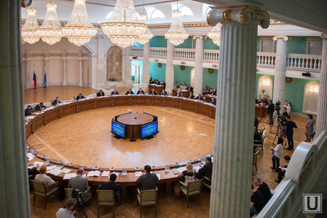 Заседание в резиденции губернатора СО по инвестициям и Игорь Левитин. Екатеринбург