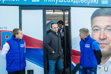 Якушев на встрече с молодыми сторонниками. Тюмень