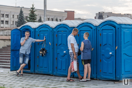 День строителя. Магнитогорск., общественные туалеты