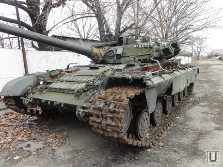 Украина. Свердловск. Казаки, военная техника, танк