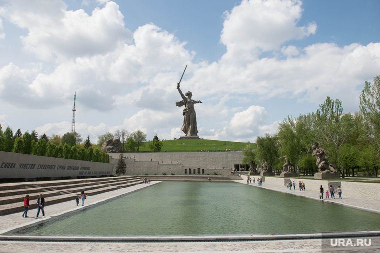 Мамаев курган. Волгоград, родина мать, площадь героев, озеро слез