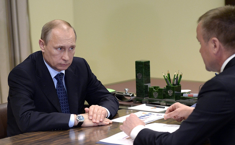 За сутки Владимир Путин дал трем губернаторам возможность продлить свои полномочия. На фото - с главой Иркутской области Сергеем Ерощенко