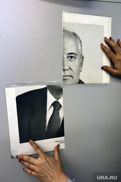 Выставка Коротича, портрет горбачева