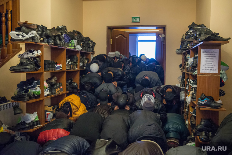 Курбан-байрам в Екатеринбурге, мечеть на  ул. Димитрова, 15., мечеть, ислам, традиция, намаз, молитва, курбан байрам, религия, мусульмане