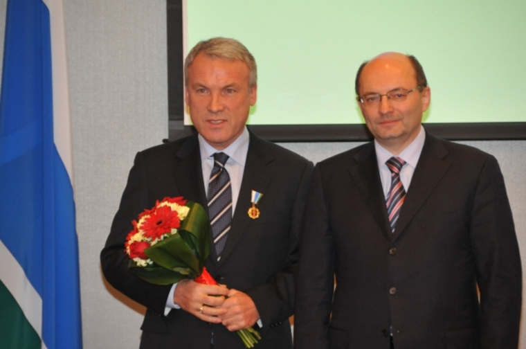 В 2010 году Заводов стал единственным банкиром, награжденным "За заслуги перед Свердловской областью". Но вслед за губернатором Мишариным его покинул и ЕБРР
