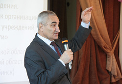Башир Хашальгугов был советником у трех губернаторов — Петра Сумина, Михаила Юревича и Бориса Дубровского 