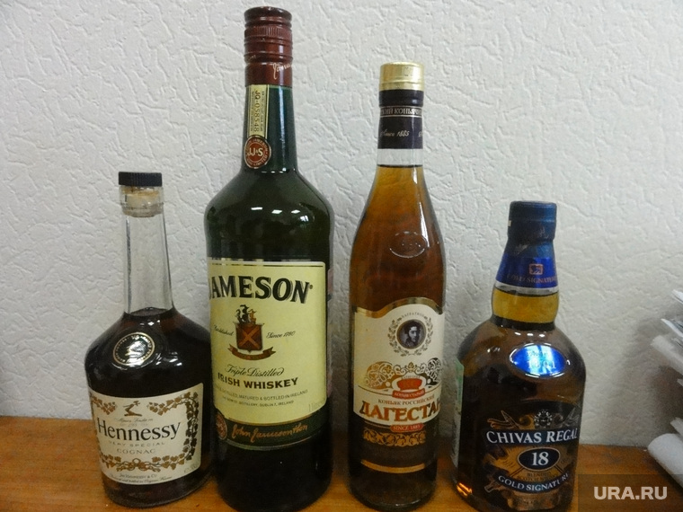 Поддельные коньяки, водка и вино , поддельный коньяк, контрафактный алкоголь