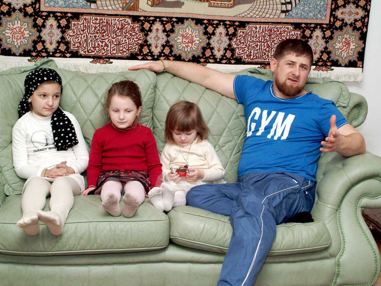 У Рамзана Кадырова тоже есть семья - он не может не услышать просьбу матери
