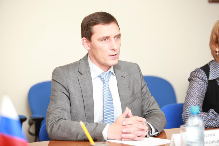 Новый мэр Губкинского Сергей Бурдыгин открыто говорит, что предложение участвовать в конкурсе поступило от губернатора