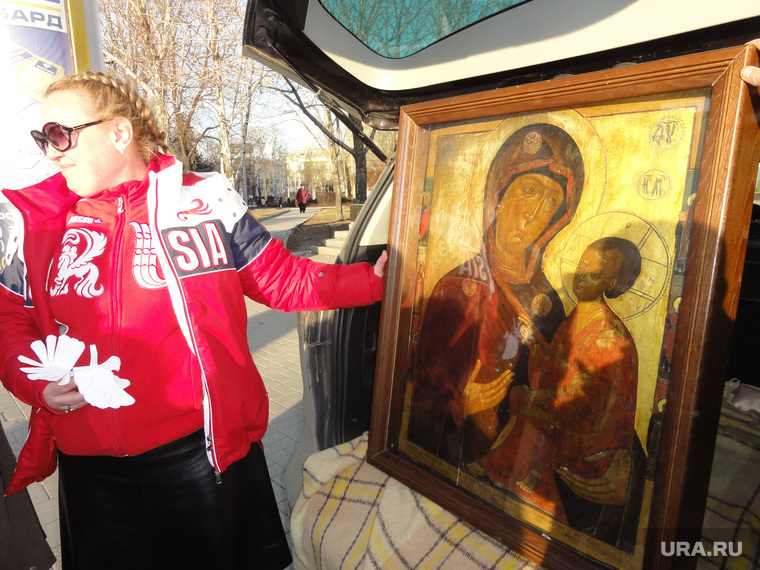 Мария Ципко с иконой в Донецке, ципко  мария, тихвинска икона божьей матери