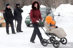 Масленица  Курган, полиция, холод, масленица, женщина с коляской