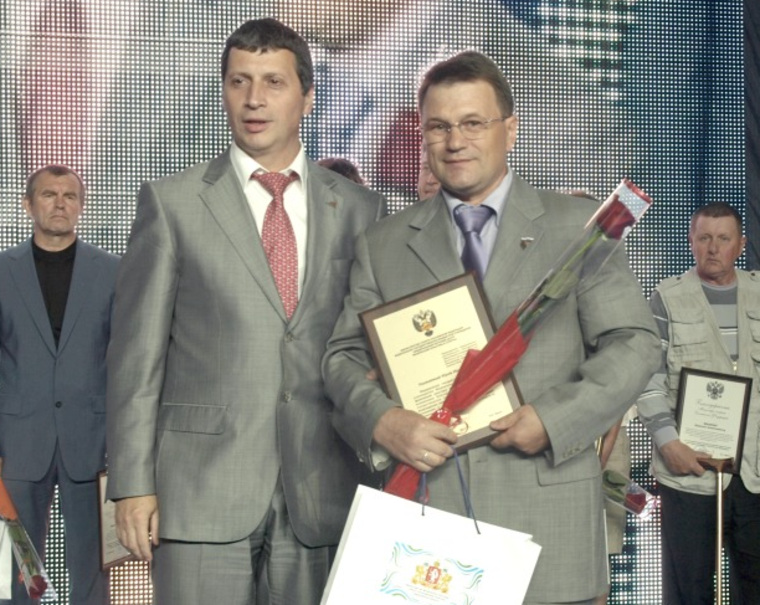 Леонид Рапопорт (на переднем плане слева) утверждает, что писал методику возрождения ГТО вместе с Юрием Громыко (с цветком)