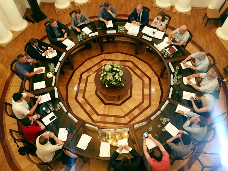 Встречи по городским вопросам за круглым столом и диалог обещают сделать регулярными