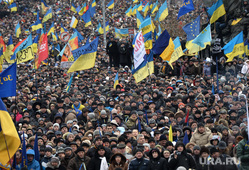 Евромайдан. Киев (Украина), толпа, майдан, флаги украины