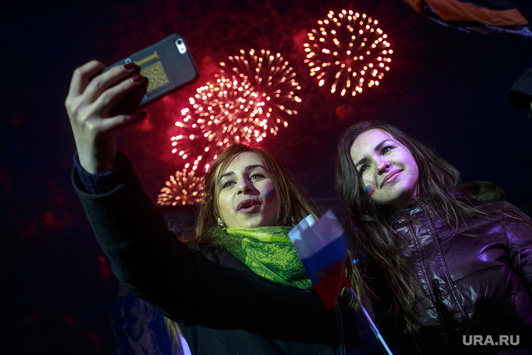 Годовщина присоединения Крыма, митинг у МГУ. Москва, крым наш, митинг, митинг, 18 марта