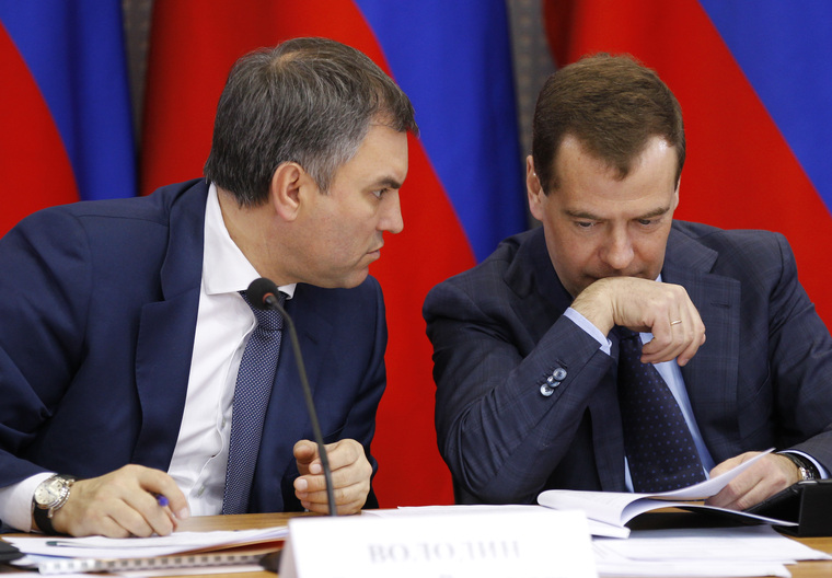 Премьер-министр Дмитрий Медведев выступит перед Госдумой 19 апреля. Учитывая, как депутаты отчитывали министров, это событие - краеугольное в федеральной политике