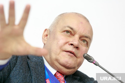 Всероссийский форум "Россия страна возможностей", первый день. Москва, жест рукой, киселев дмитрий