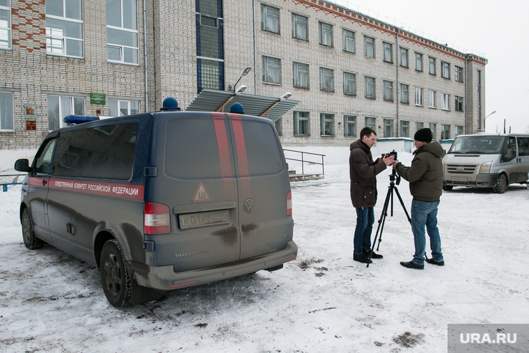 Фото с места событий - стрельбы в школе № 15. Шадринск, следственный комитет россии, школа15, следственный эксперимент