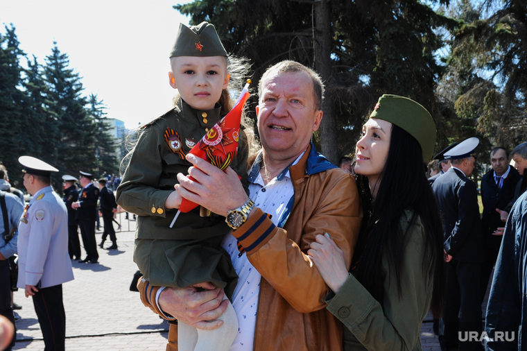  Парад Победы, торжественное построение на Площади революции. Челябинск, пшеницын андрей, пшеницына елена