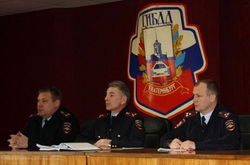 Главу ОГИБДД в Екатеринбурге Вадима Будайлина (крайний слева) называют преемником Демина