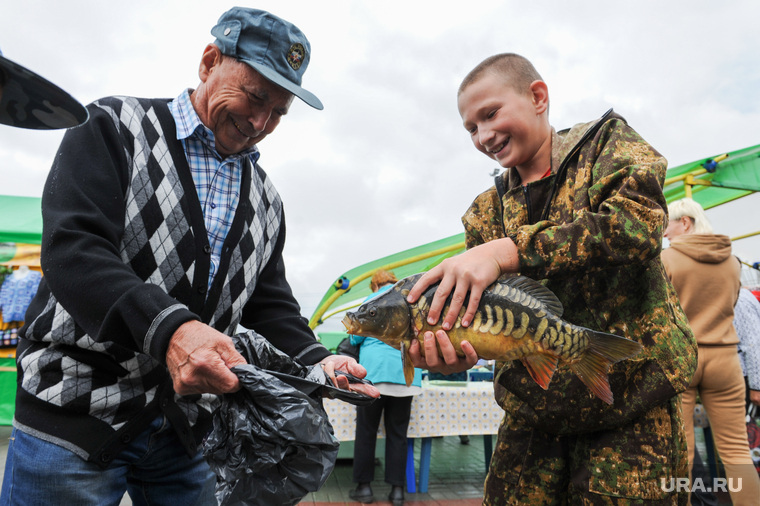 Борис Дубровский на выставке "АГРО-2018". Челябинск, карп, рыба, счастливый пенсионер