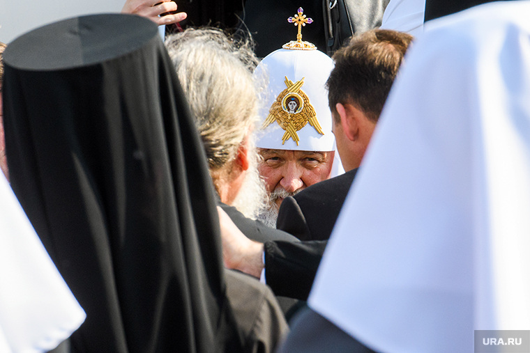 Визит патриарха Кирилла неожиданно стал главным вызовом для всех губернаторов «матрешки»
