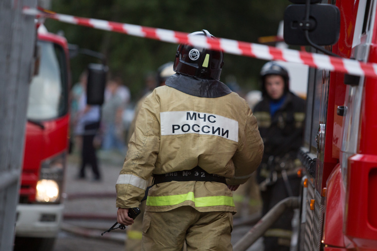 Уральским спасателям сегодня ночью поступили сотни звонков от встревоженных жителей