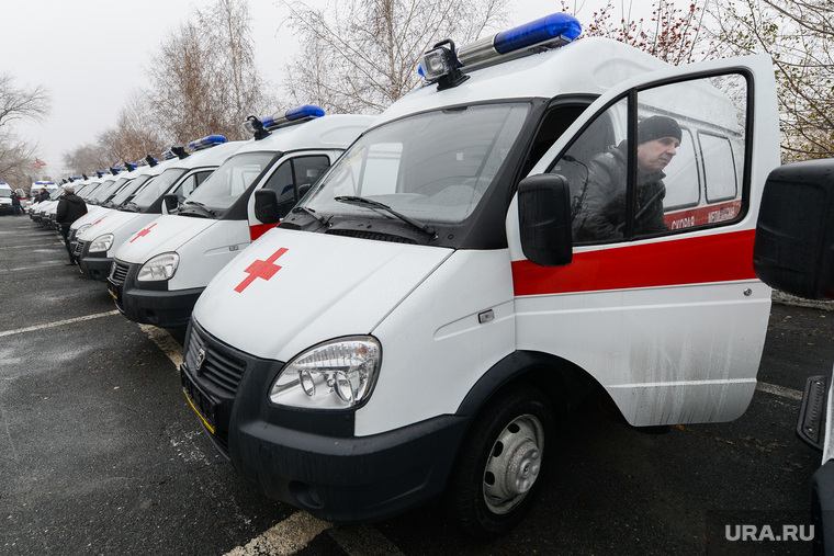 Пресс-тур на территорию медгородка, открытие новой поликлиники, вручение автомобилей скорой медицинской помощи. Челябинск