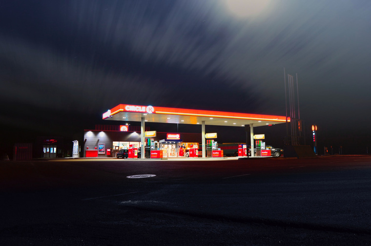 Правительство и нефтяники не могут договориться о росте цен на бензин