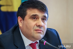 Пресс-конференция вице-спикера Тюменской областной думы от оппозиции Владимира Пискайкина. Тюмень, пискайкин владимир